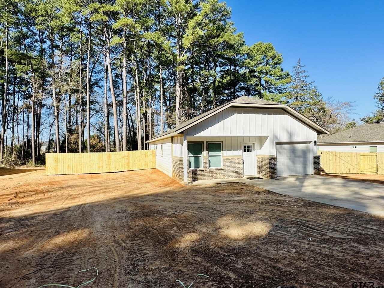 124 Mowery Ln - Photo 2 of 8