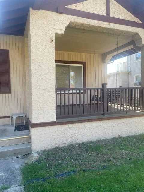 22627 Garrison St - Photo 2 of 9