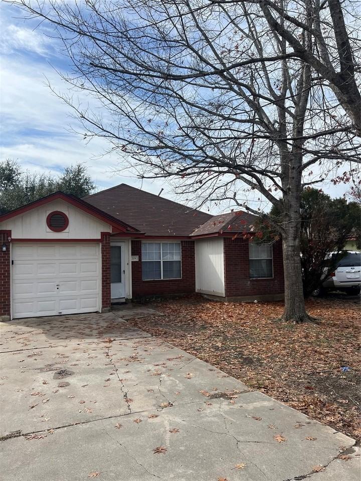 208 Jan Ln - Photo 2 of 21