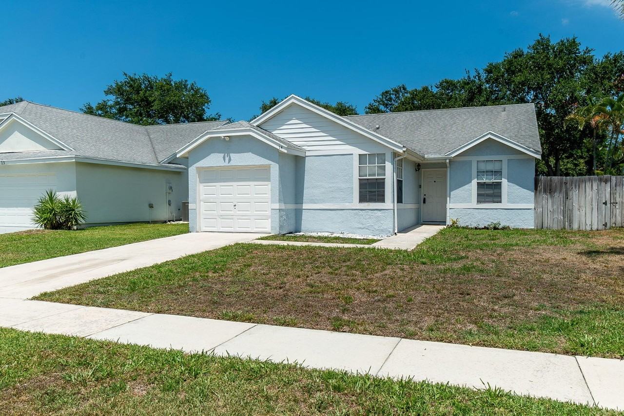 14 Misty Meadows Drive - Photo 2 of 23