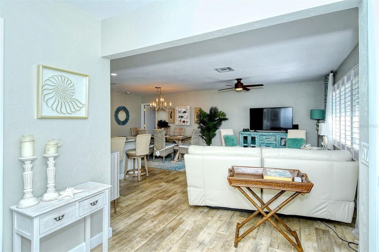 6758 South Lockwood Ridge Road - Photo 4 of 50