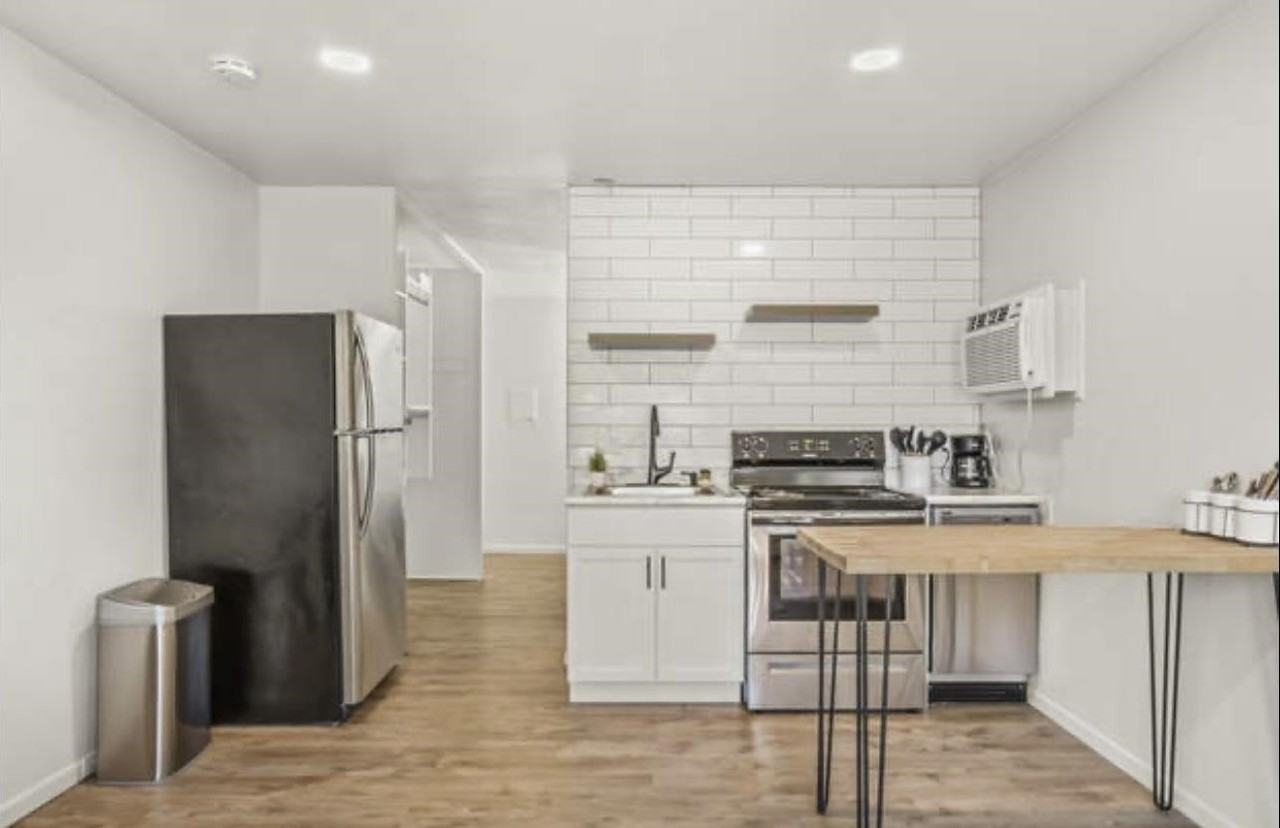 514 E Mifflin St #7 - Photo 2 of 9