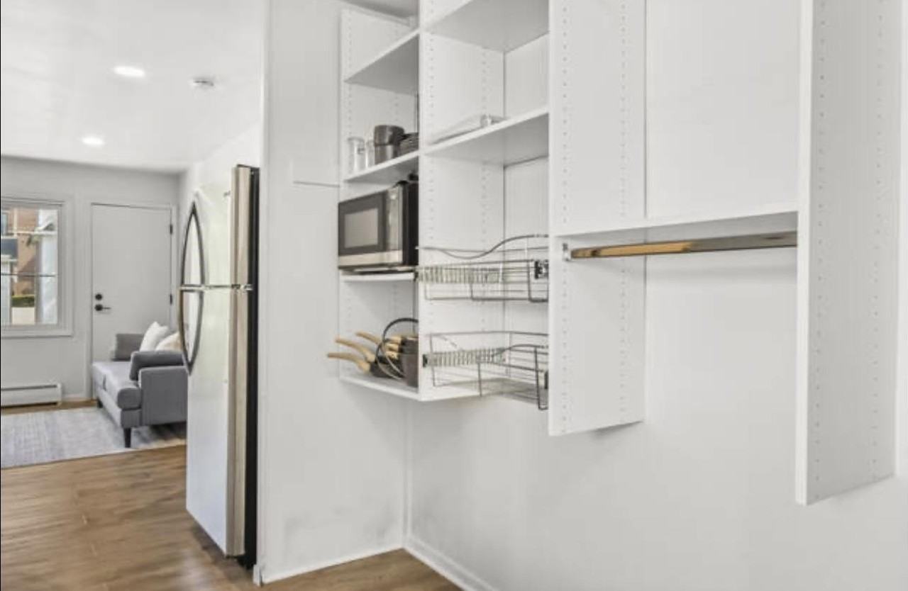 514 E Mifflin St #7 - Photo 4 of 9