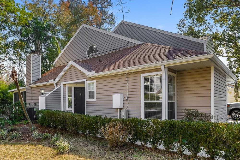 8549 Sturbridge Cir E - Photo 4 of 17