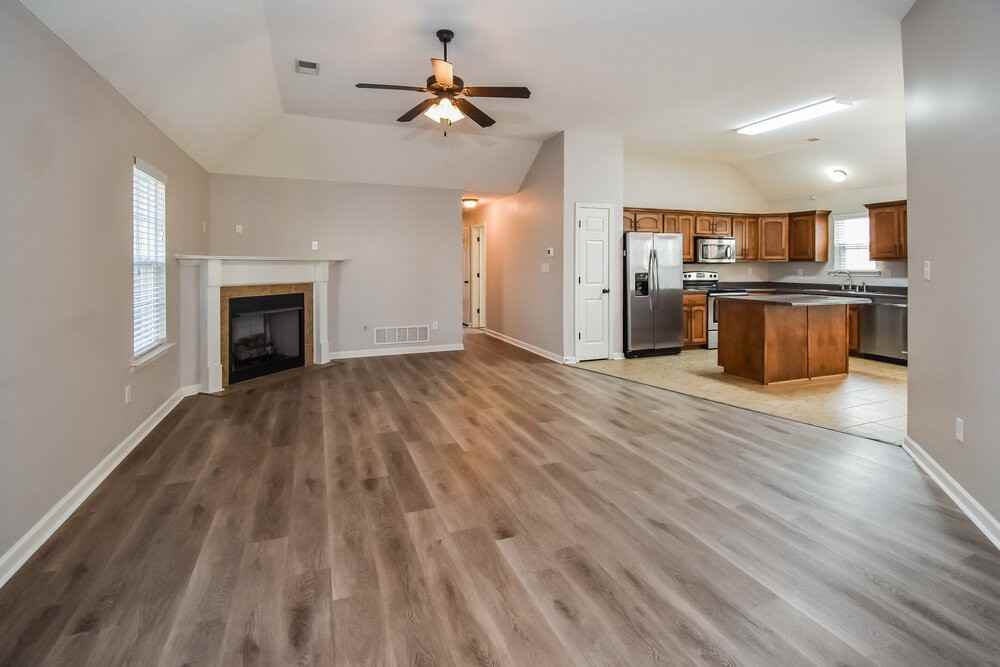 7860 Ridgedale Dr - Photo 4 of 16