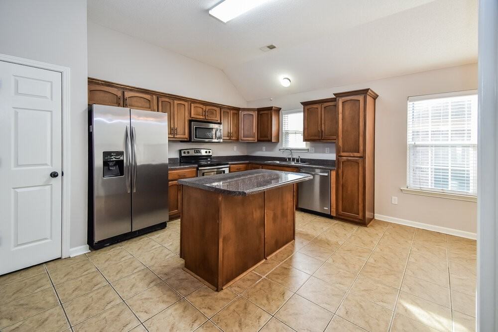 7860 Ridgedale Dr - Photo 6 of 16