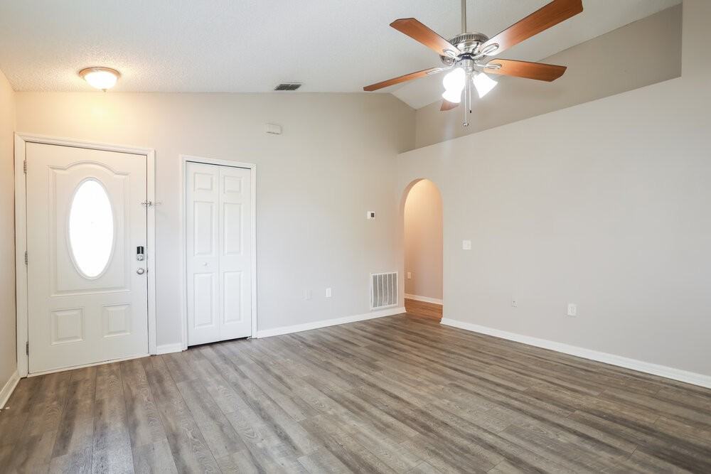 3640 Alec Dr - Photo 4 of 16