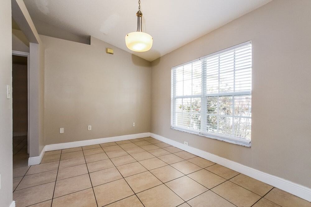 870 Jarnac Dr - Photo 7 of 16