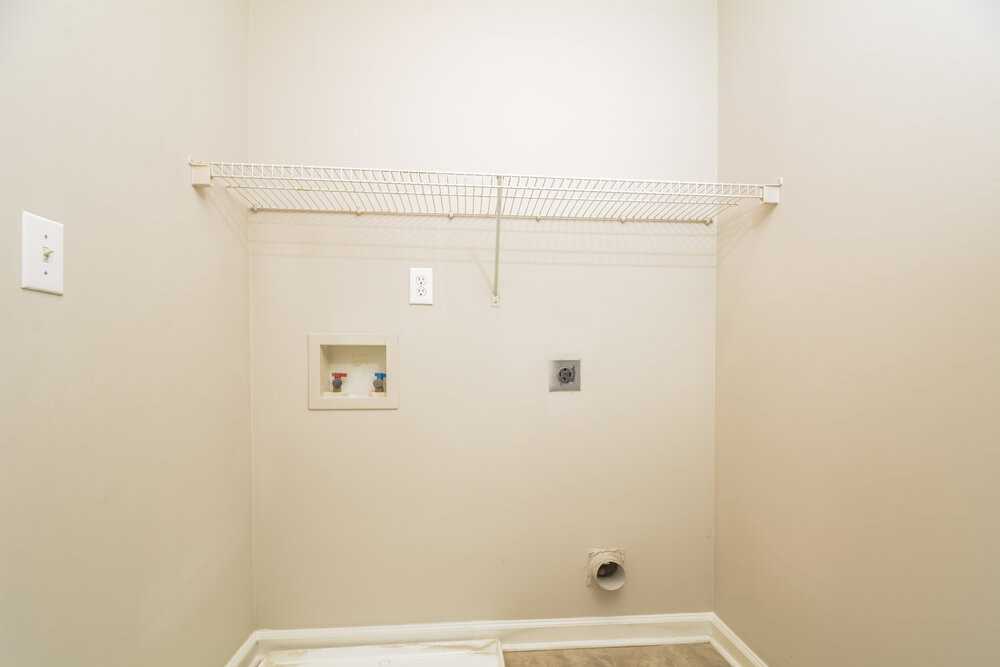 295 Stobhill Ln - Photo 7 of 17