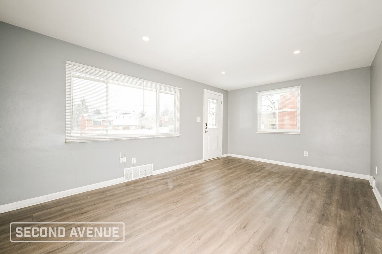 105 Donley Dr - Photo 4 of 28