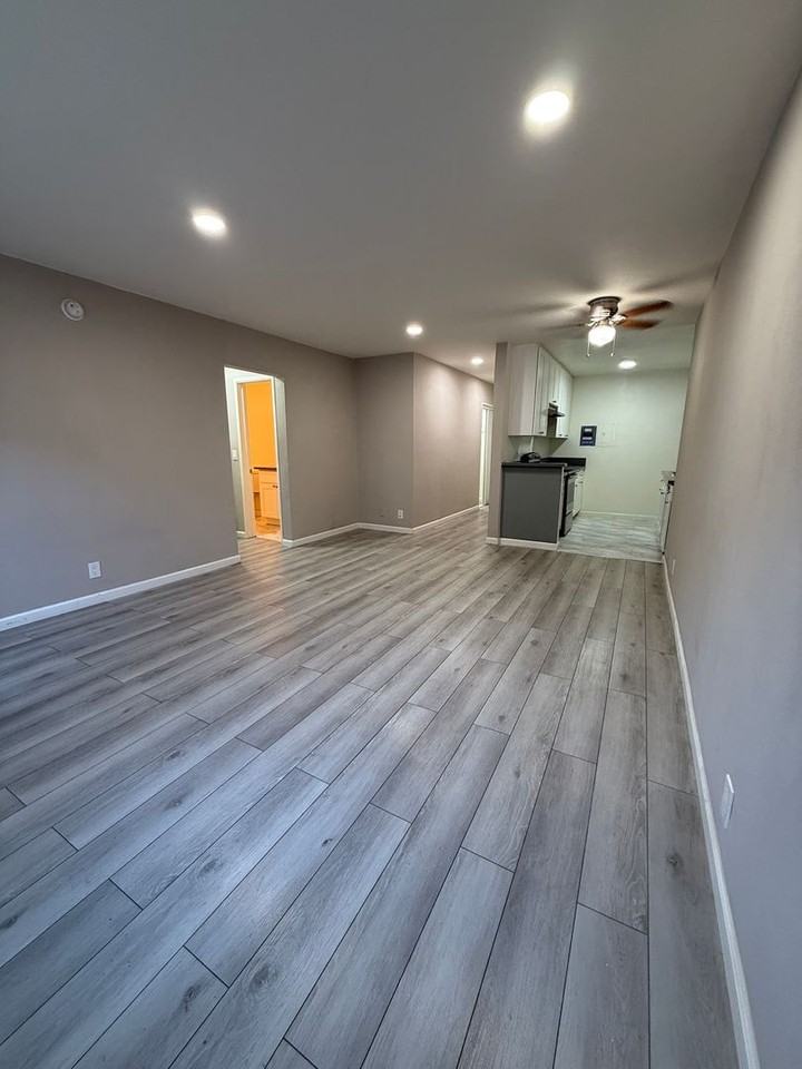 1 Month Free! Renovated Units in Central Van Nuys - Photo 3 of 28