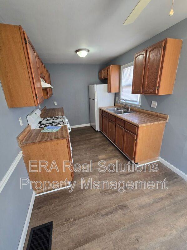 3314 Towers Ct S - Photo 2 of 24