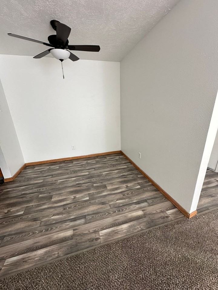 Hidden Bluffs Apartments - Photo 2 of 44