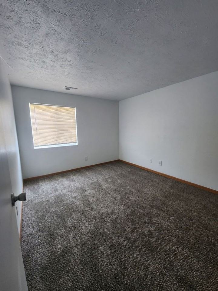 Hidden Bluffs Apartments - Photo 5 of 44