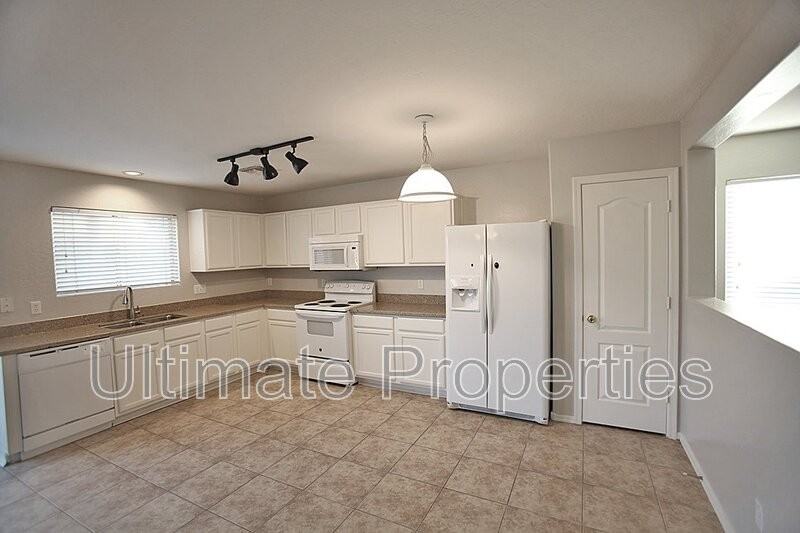 25885 W Twilight Ln - Photo 3 of 13