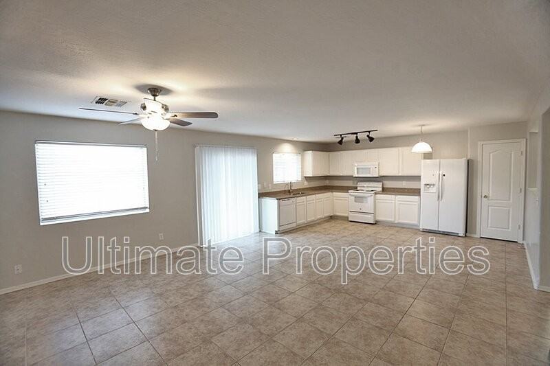 25885 W Twilight Ln - Photo 5 of 13