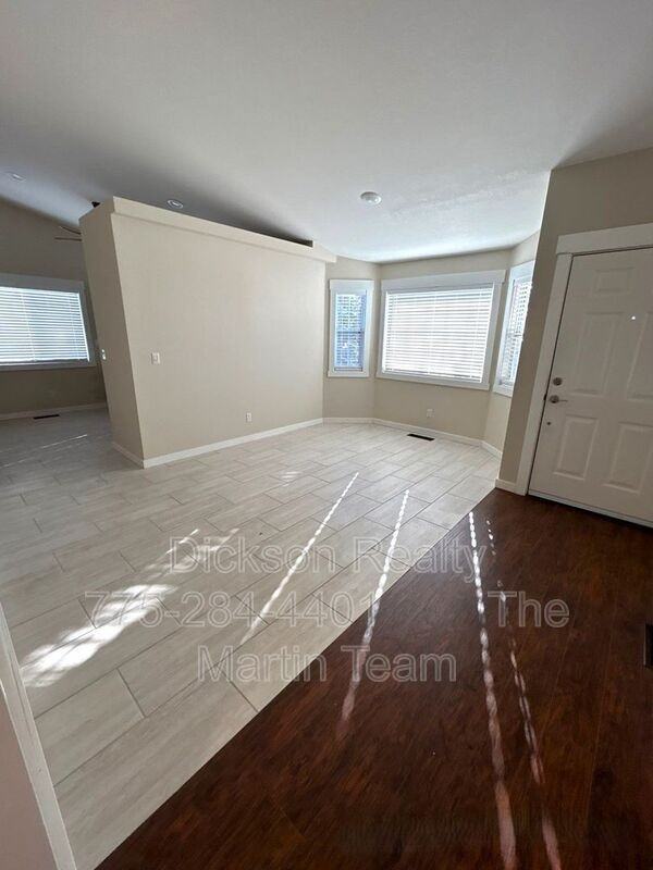 2166 Canyon Vista Dr - Photo 2 of 21