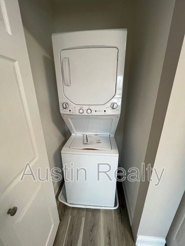 437 S Clay Ave #7 - Photo 6 of 8