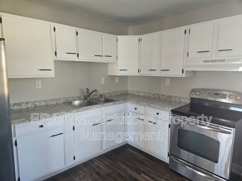 105 Forrest Ave #4 - Photo 4 of 8