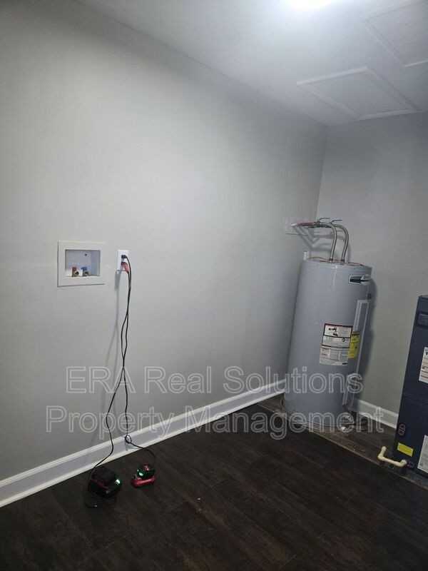 105 Forrest Ave #4 - Photo 5 of 8