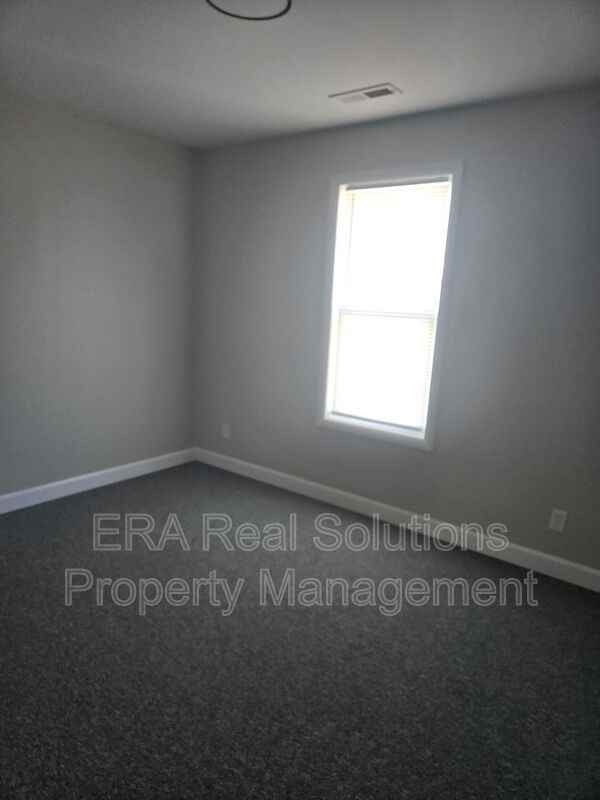 105 Forrest Ave #4 - Photo 6 of 8