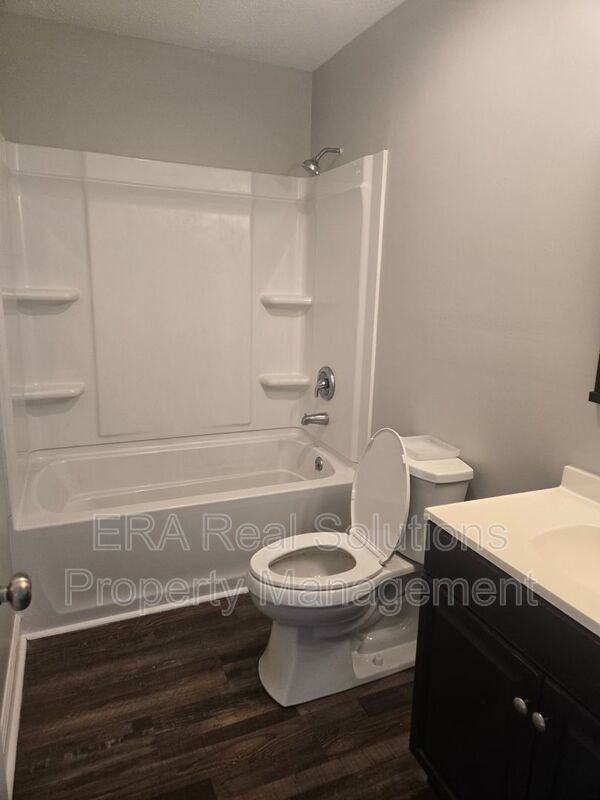 105 Forrest Ave #4 - Photo 7 of 8