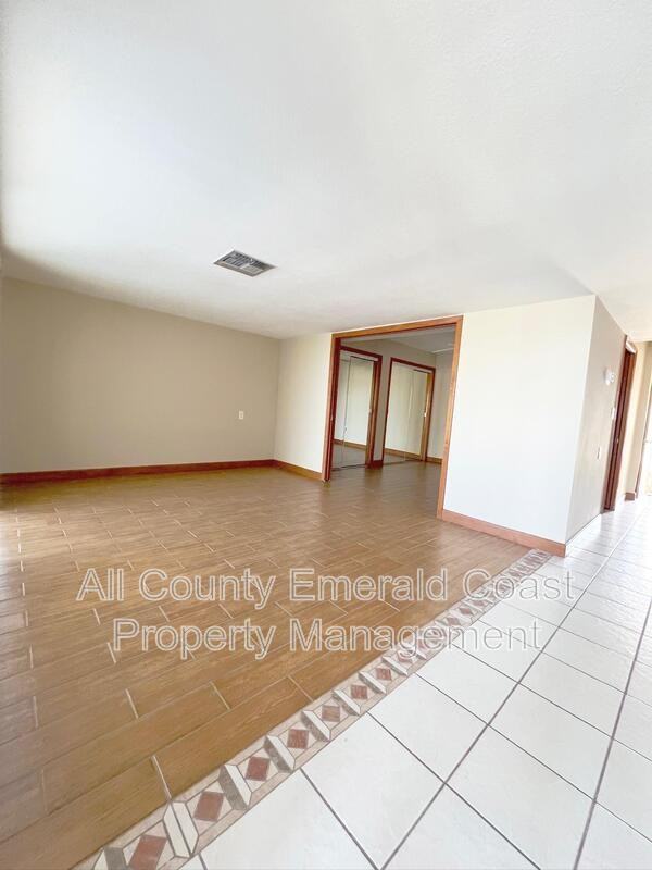 365 Gulf Shore Dr #1 - Photo 5 of 28