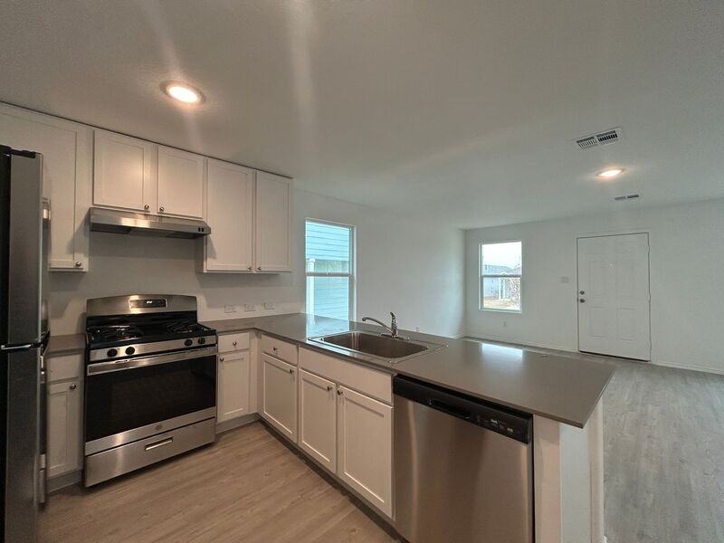 20403 Onyx Ring - Photo 2 of 17