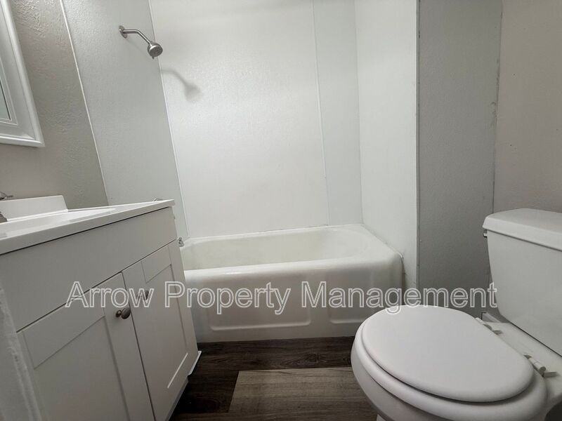 125 S 28th St #1 - Photo 5 of 10