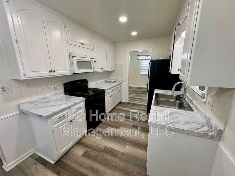 13400 E 44th St S #S - Photo 3 of 41