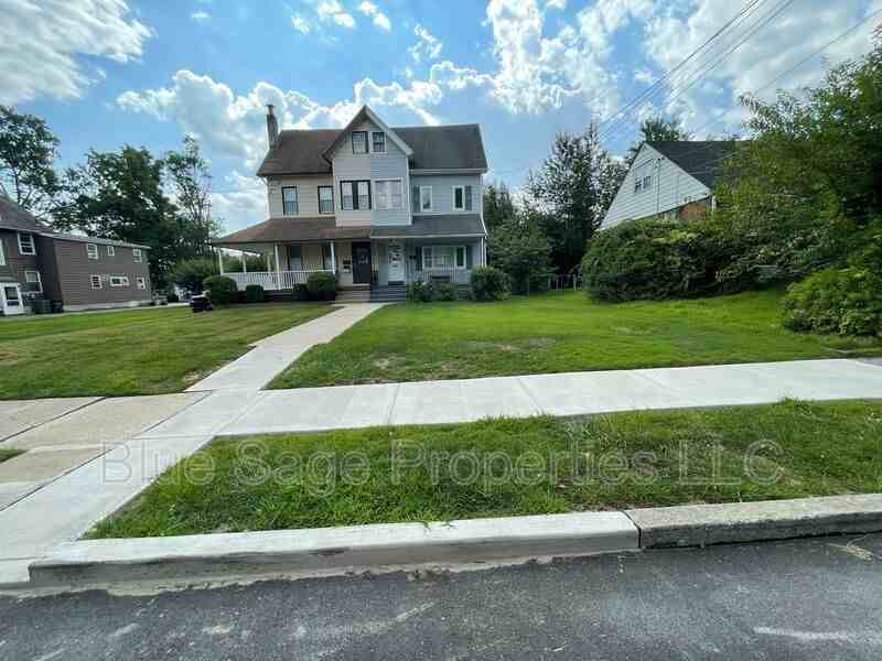 26 Stratford Ave #2 - Photo 2 of 18