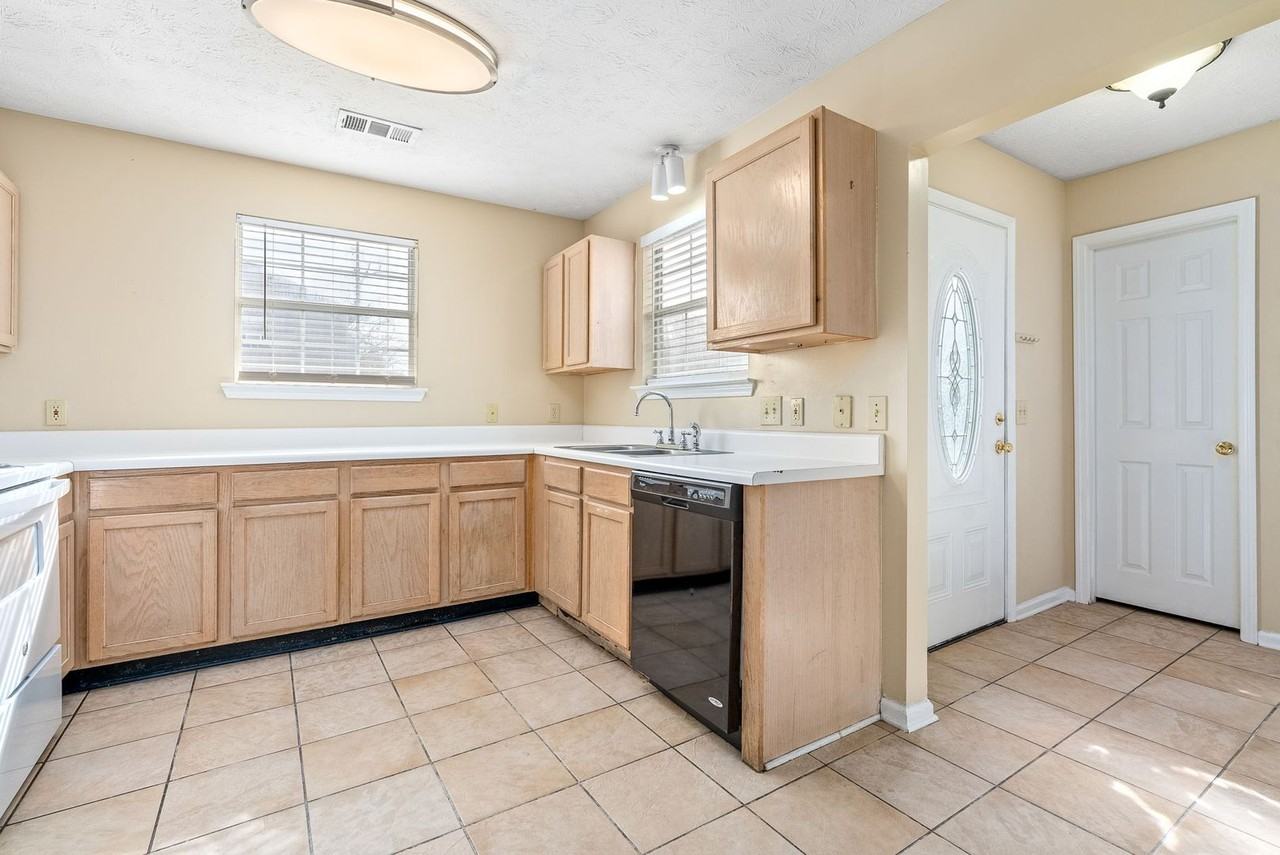 552 Oak Meadow Lane - Photo 7 of 22