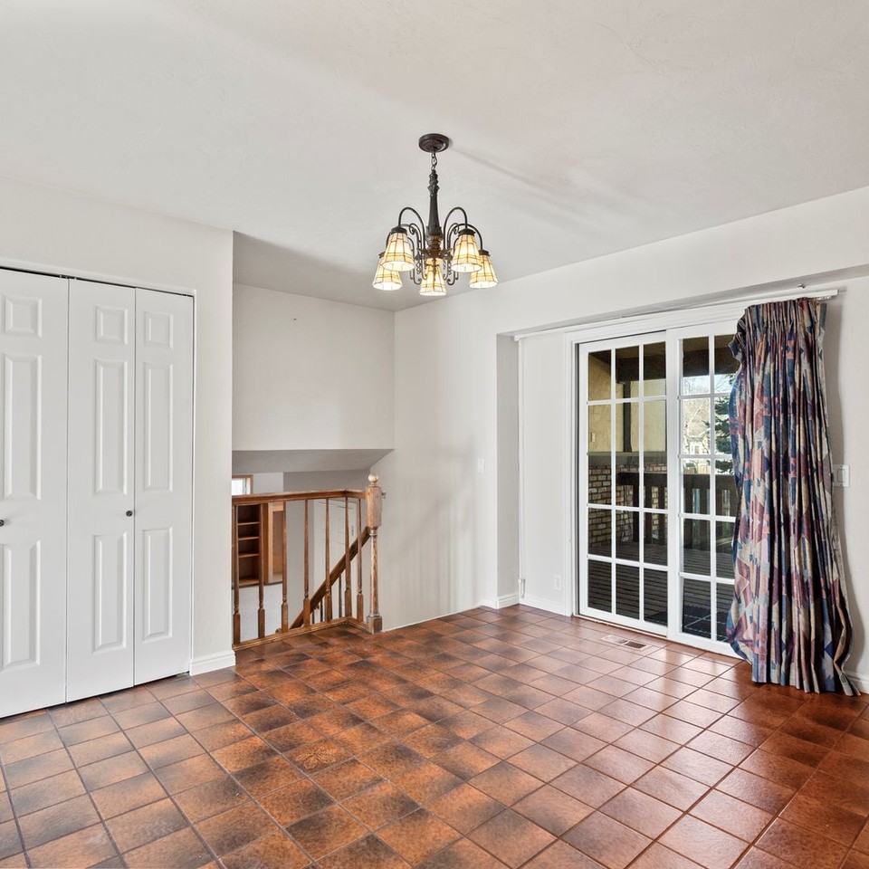 1072 W Fairhaven Cir - Photo 7 of 34