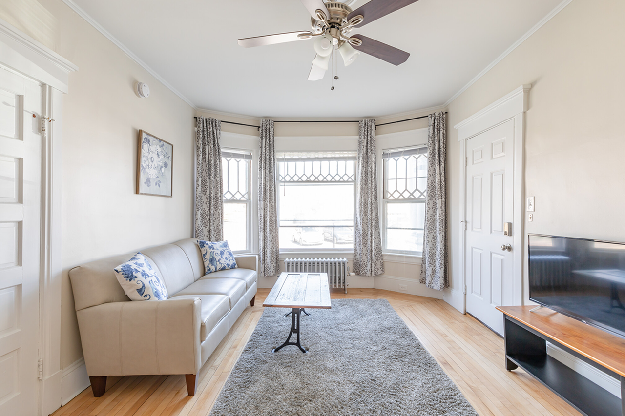 Gresley Residence - Photo 3 of 20