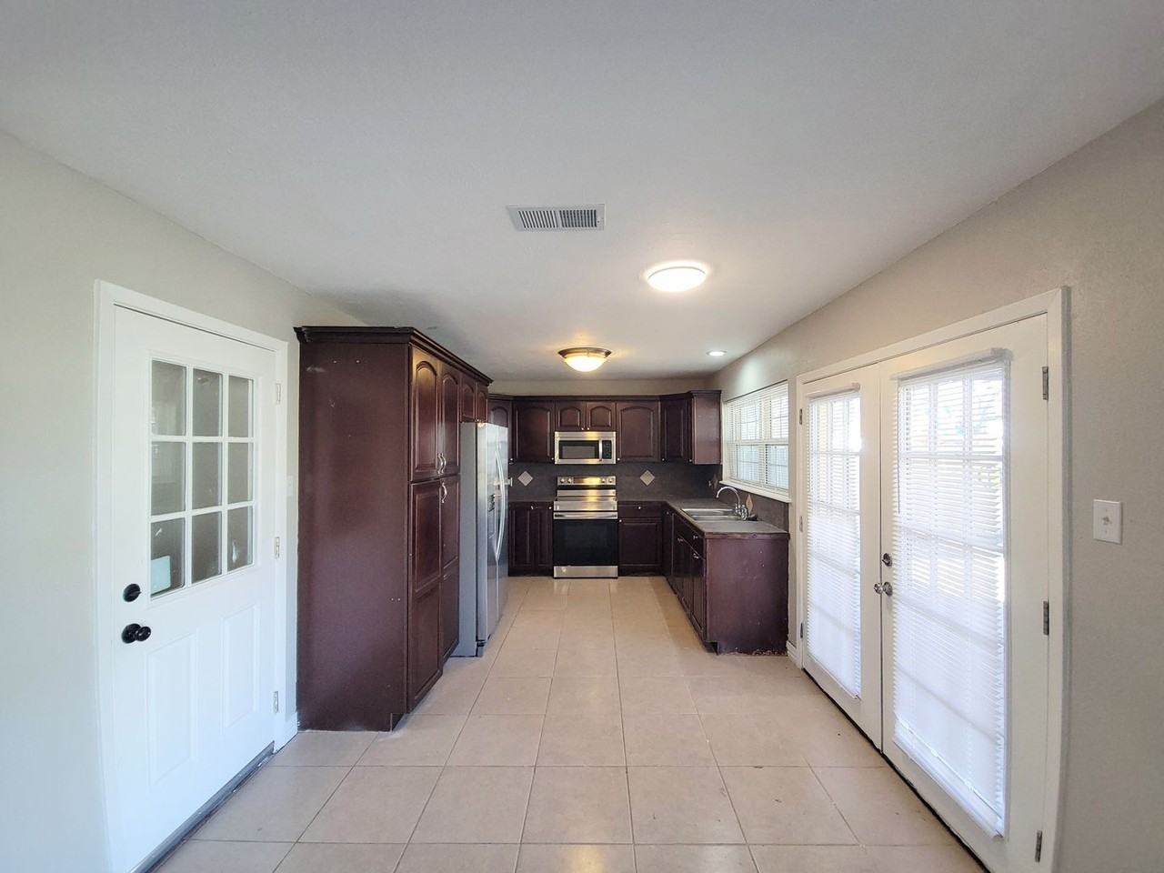 309 Iowa St - Photo 7 of 22