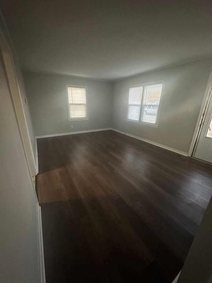 3121 24th St - Photo 2 of 8