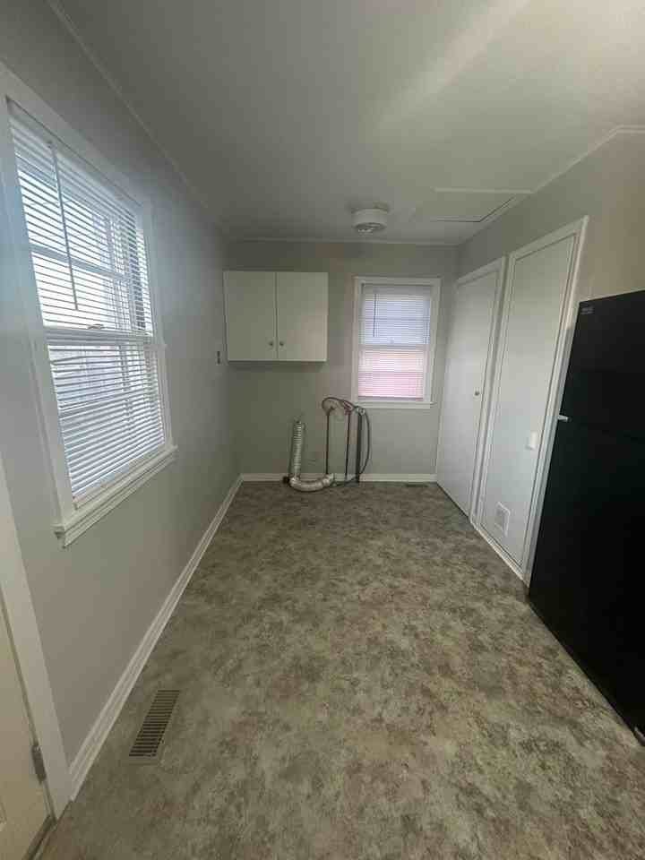 3121 24th St - Photo 4 of 8