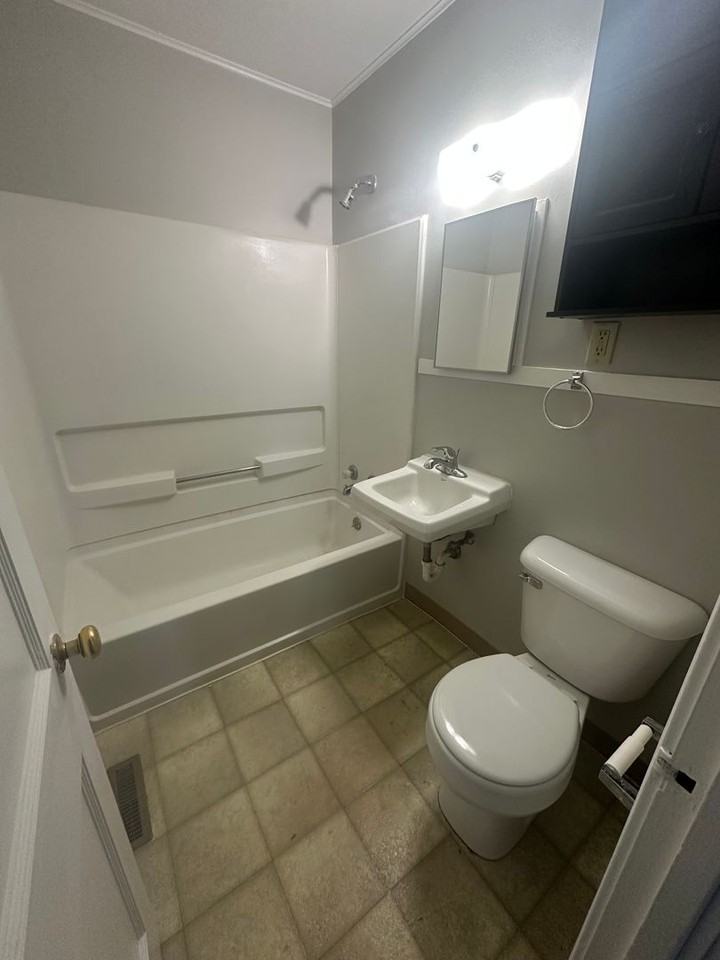 3121 24th St - Photo 7 of 8