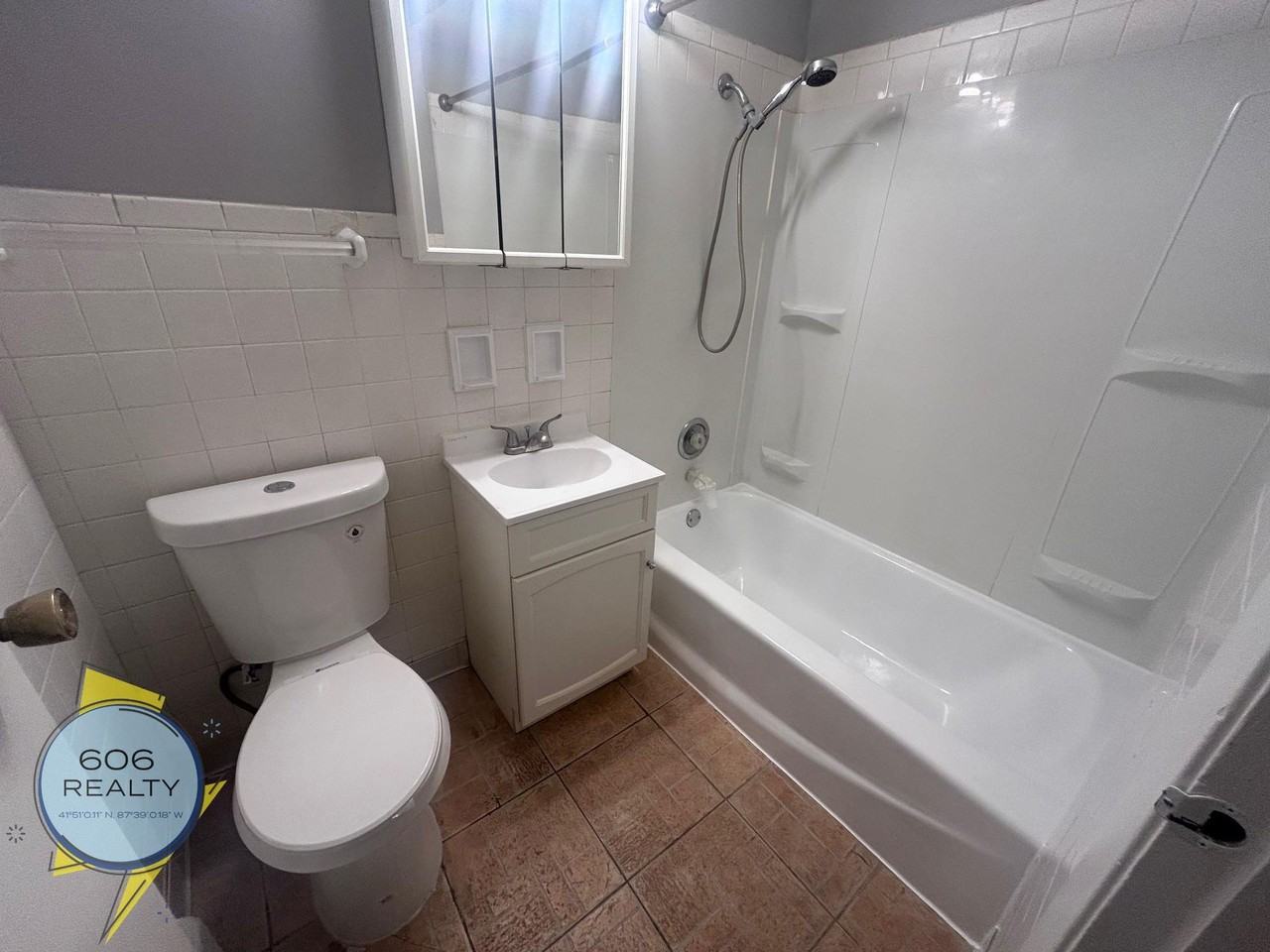 Melrose Park Apts Heat & Parking Included! Quiet Building! - Photo 6 of 12