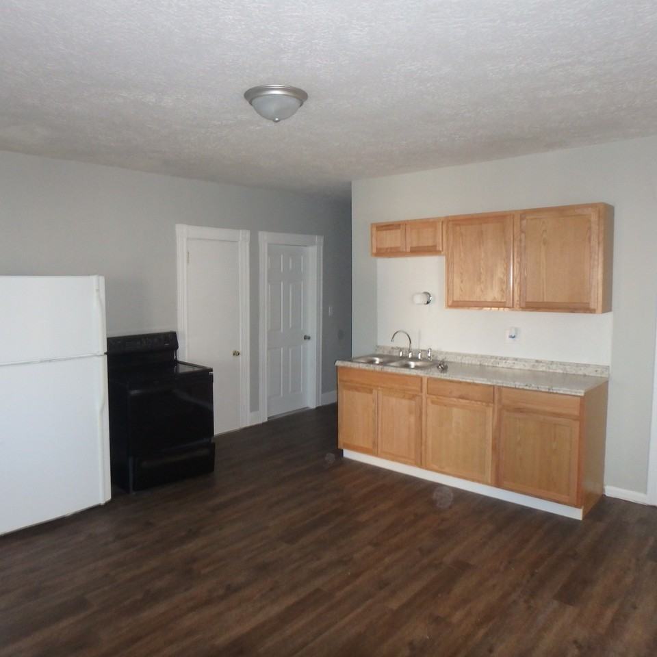 110-112 Howe Street - Photo 2 of 10