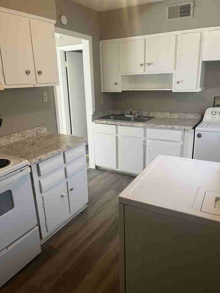 McLean Gardens - Photo 2 of 16