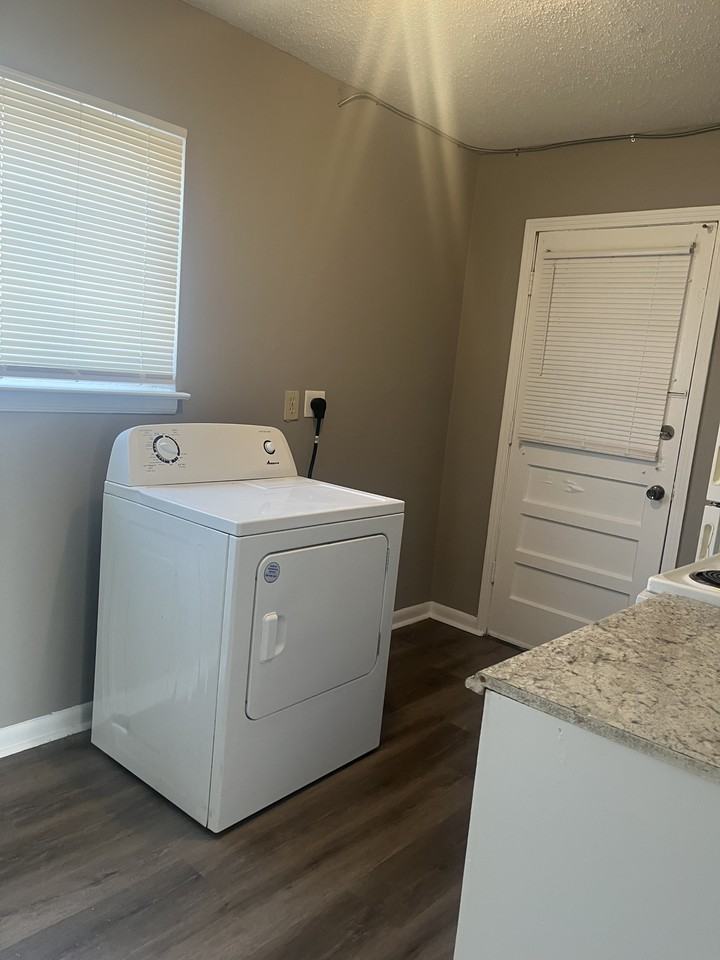 McLean Gardens - Photo 3 of 16