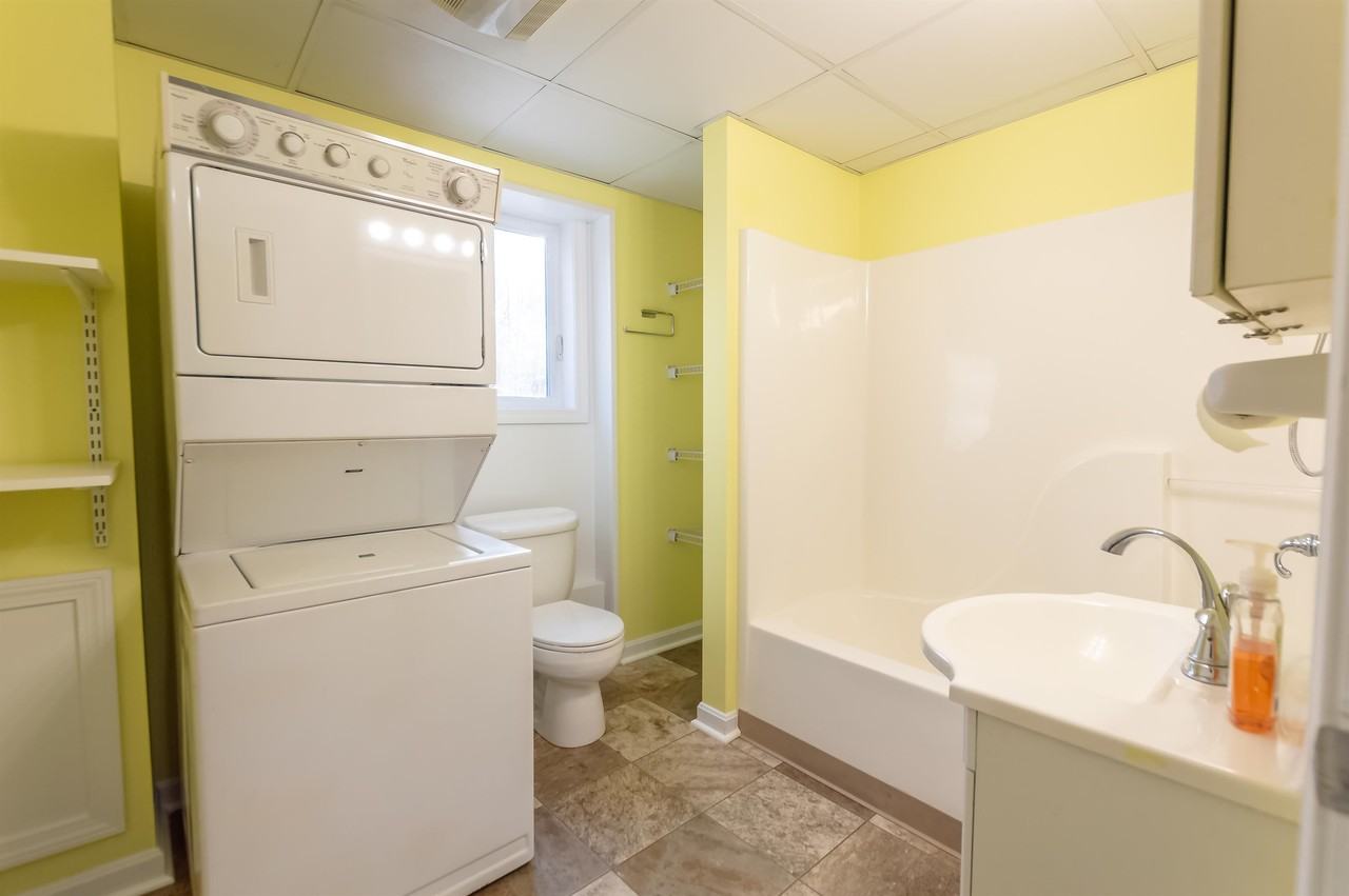 30 Stevens Lane - Photo 3 of 9