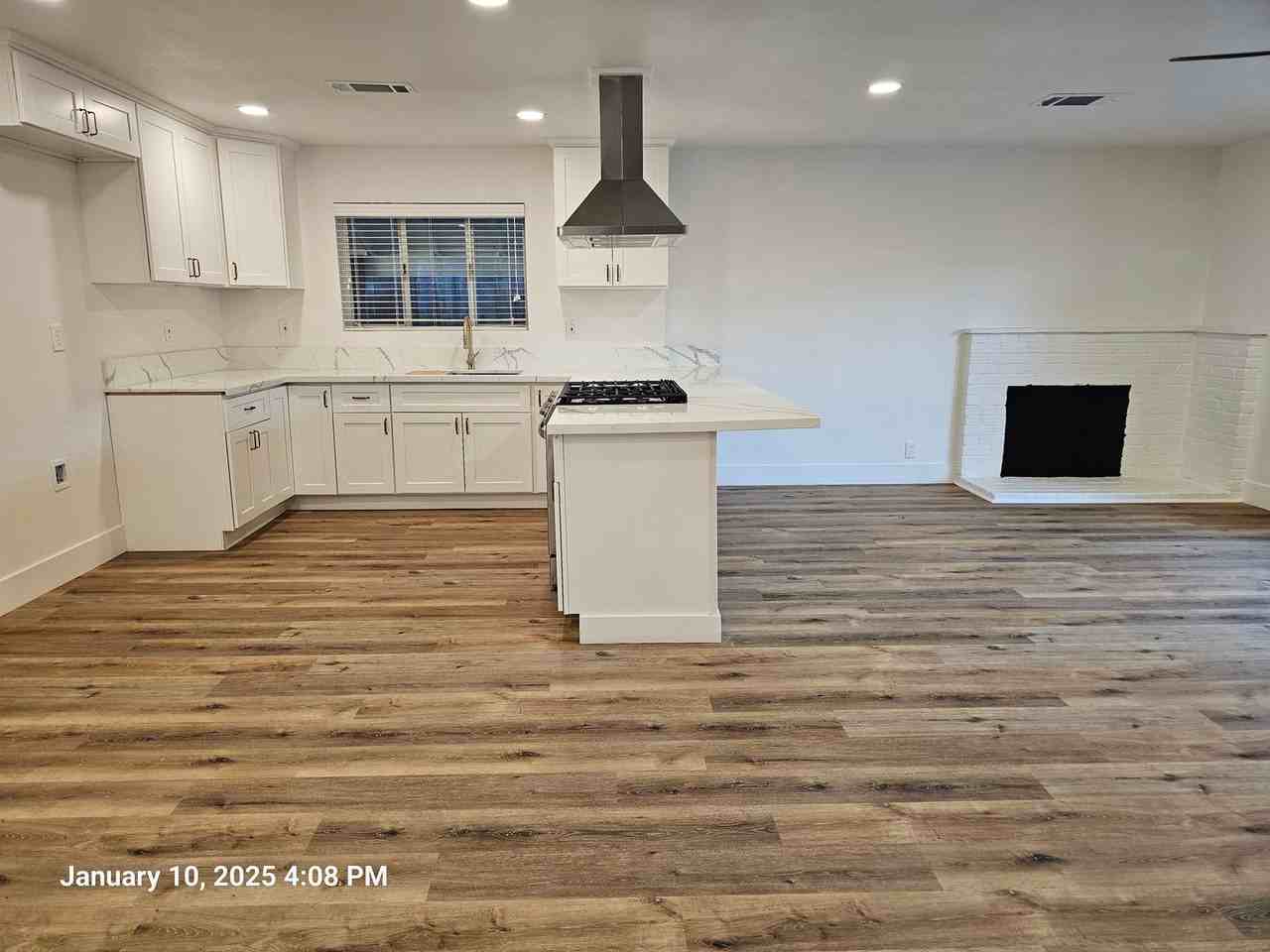 127 Whittier Ct - Photo 2 of 16