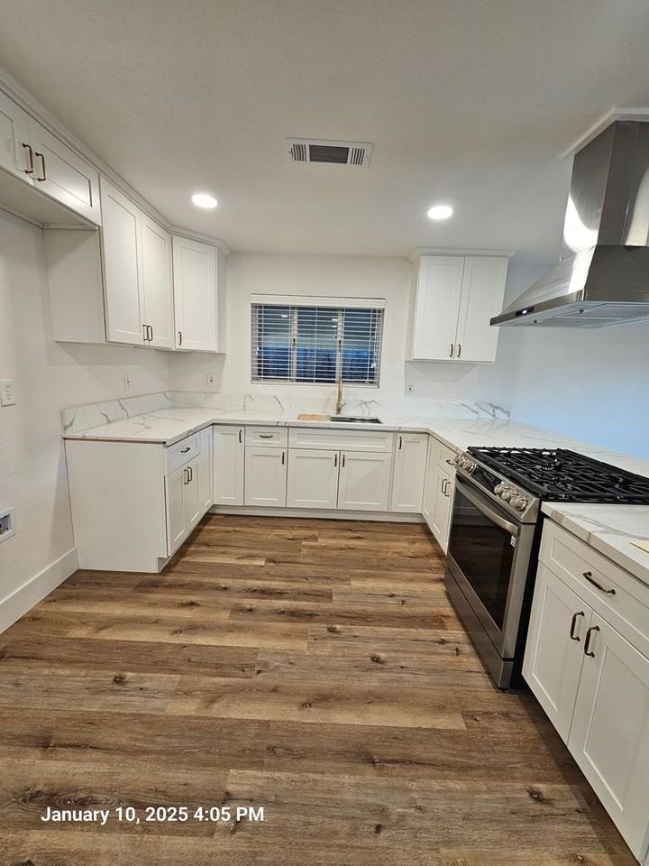 127 Whittier Ct - Photo 3 of 16