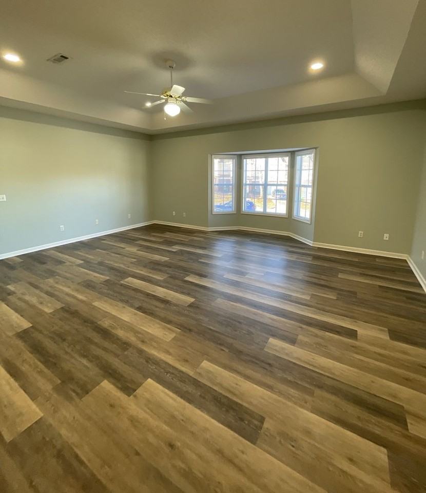 103 Woodmere Dr - Photo 2 of 10