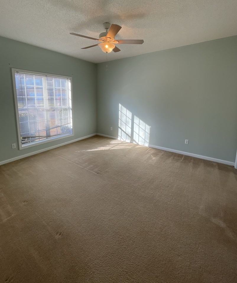 103 Woodmere Dr - Photo 5 of 10