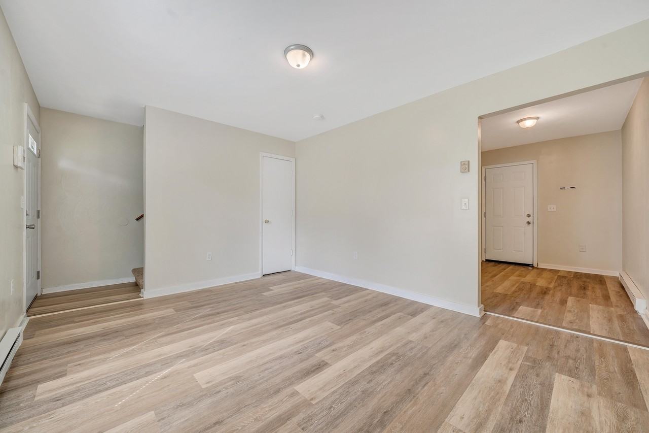 919 Gilmer Avenue Northwest - Photo 2 of 9