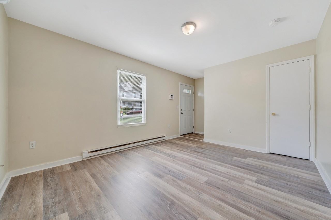 919 Gilmer Avenue Northwest - Photo 3 of 9
