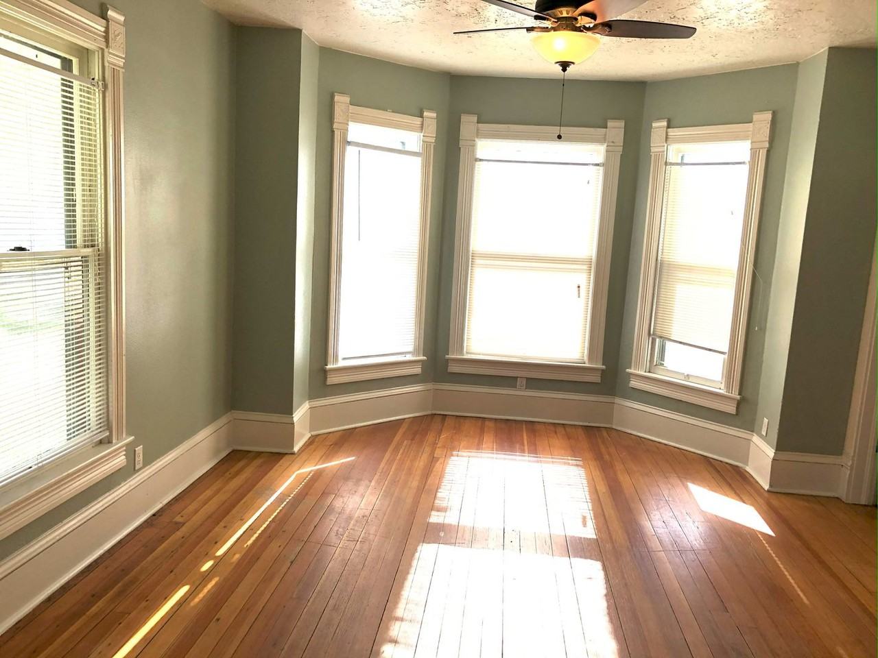 1229 12th St - Photo 5 of 10